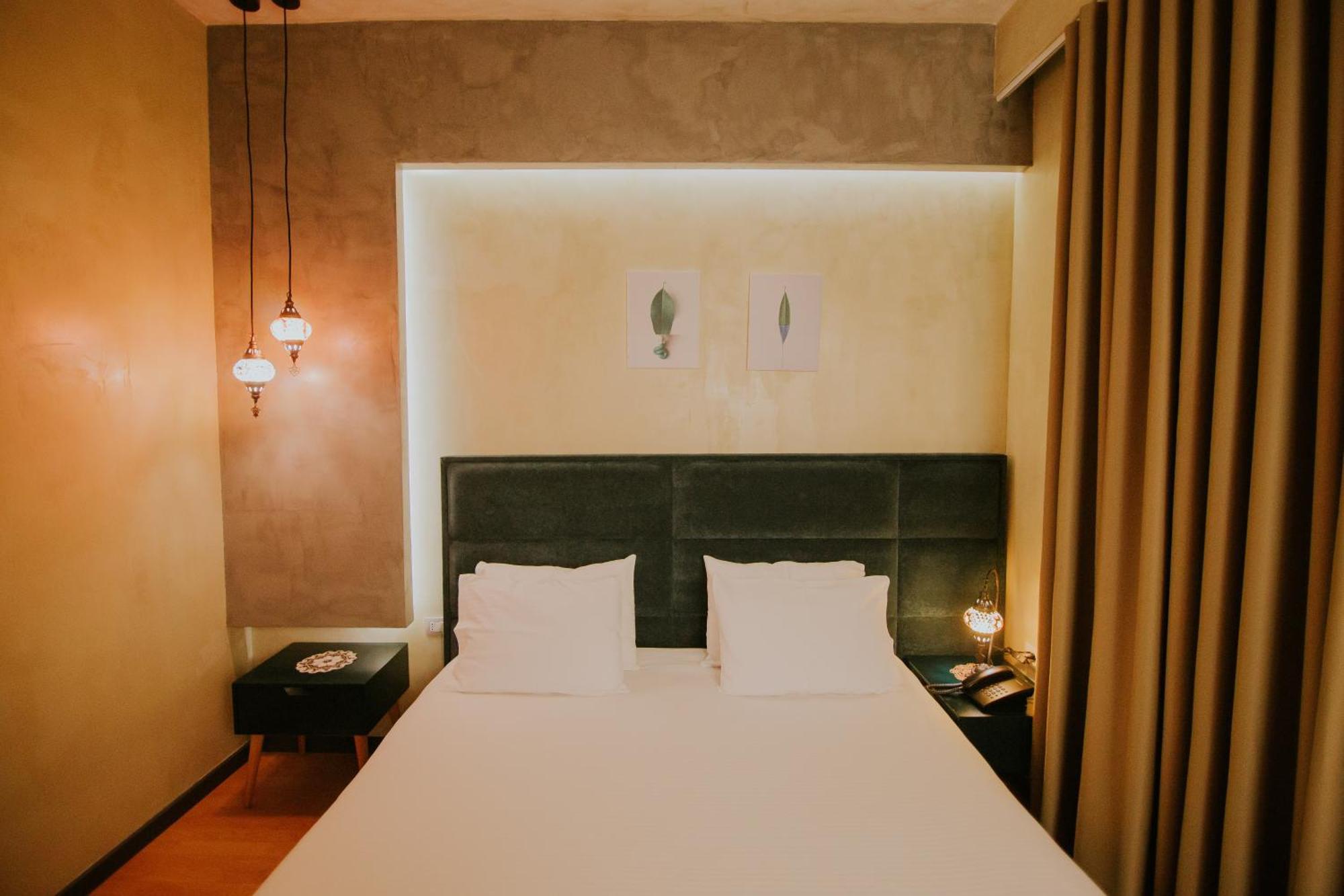 Dim'S Hotel & Restaurant คอร์เชอ ภายนอก รูปภาพ