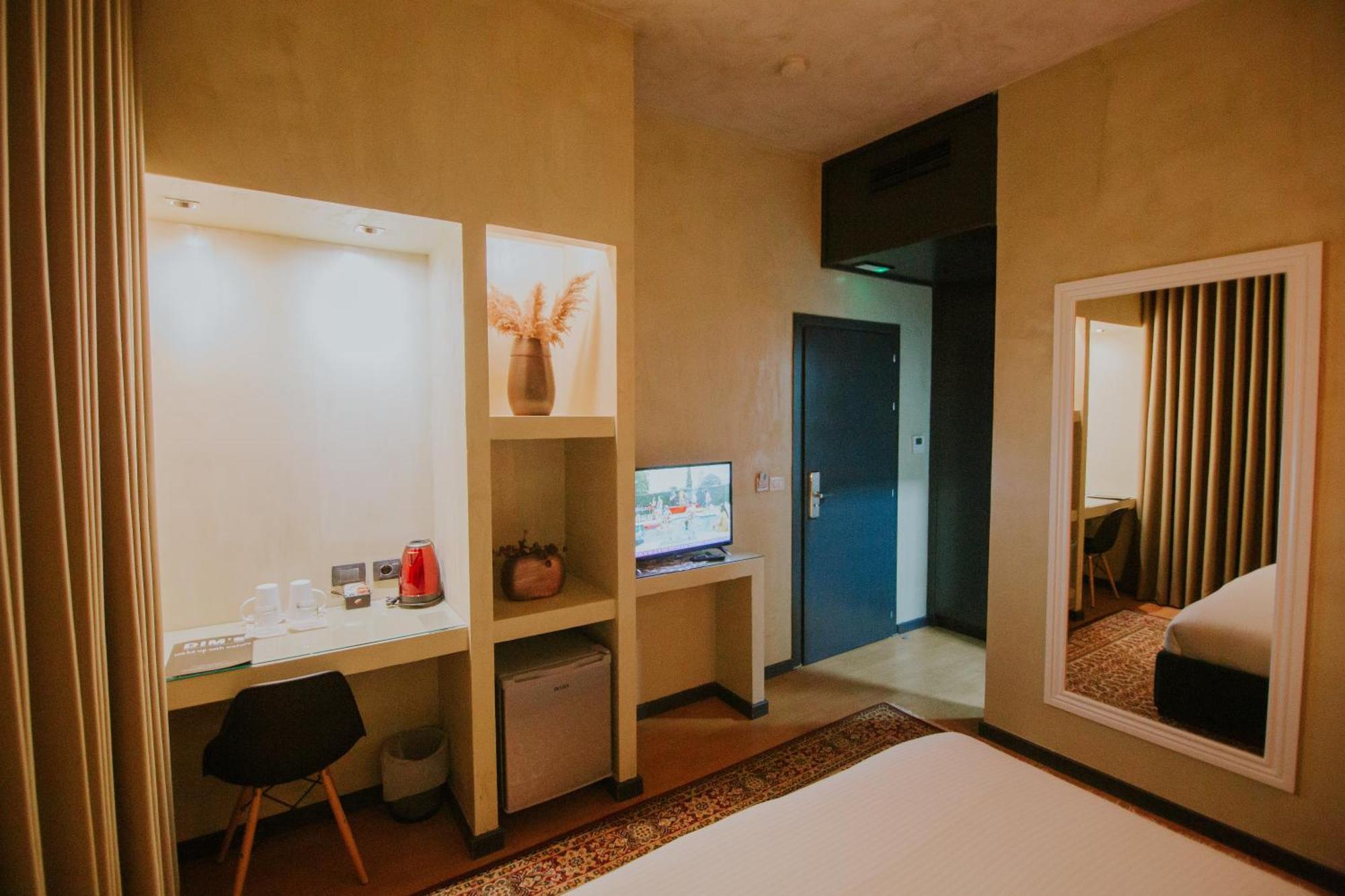 Dim'S Hotel & Restaurant คอร์เชอ ภายนอก รูปภาพ